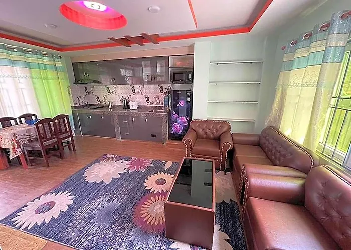 Full Furnished 2 Bhk Roof Flat In מלון 2*
