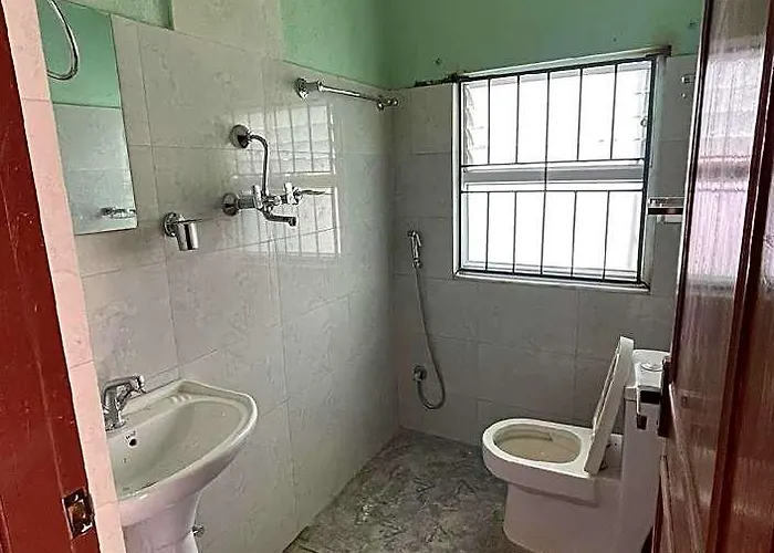 Full Furnished 2 Bhk Roof Flat In Hotel