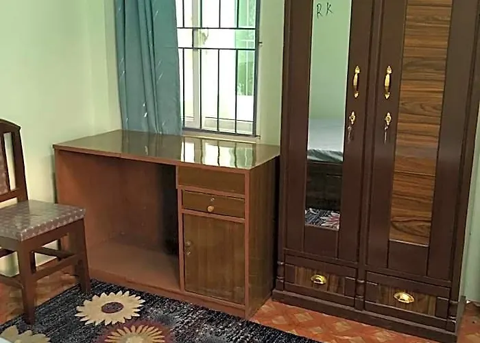 Hotel Full Furnished 2 Bhk Roof Flat In 3*